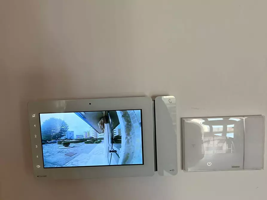 Immagine 36 di Appartamento in vendita  a Viareggio