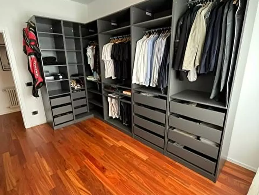 Immagine 25 di Appartamento in vendita  a Viareggio