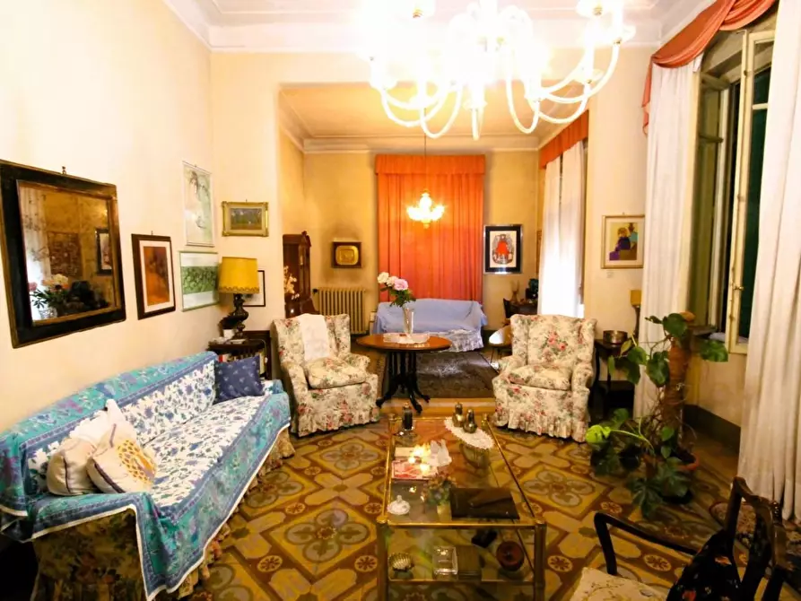 Immagine 9 di Villa in vendita  a Lucca