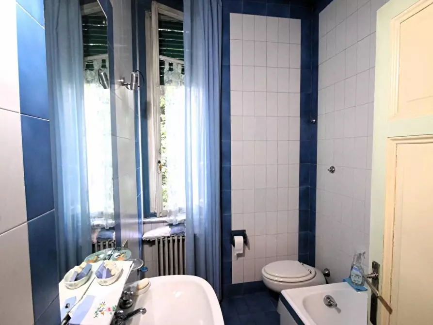 Immagine 19 di Villa in vendita  a Lucca