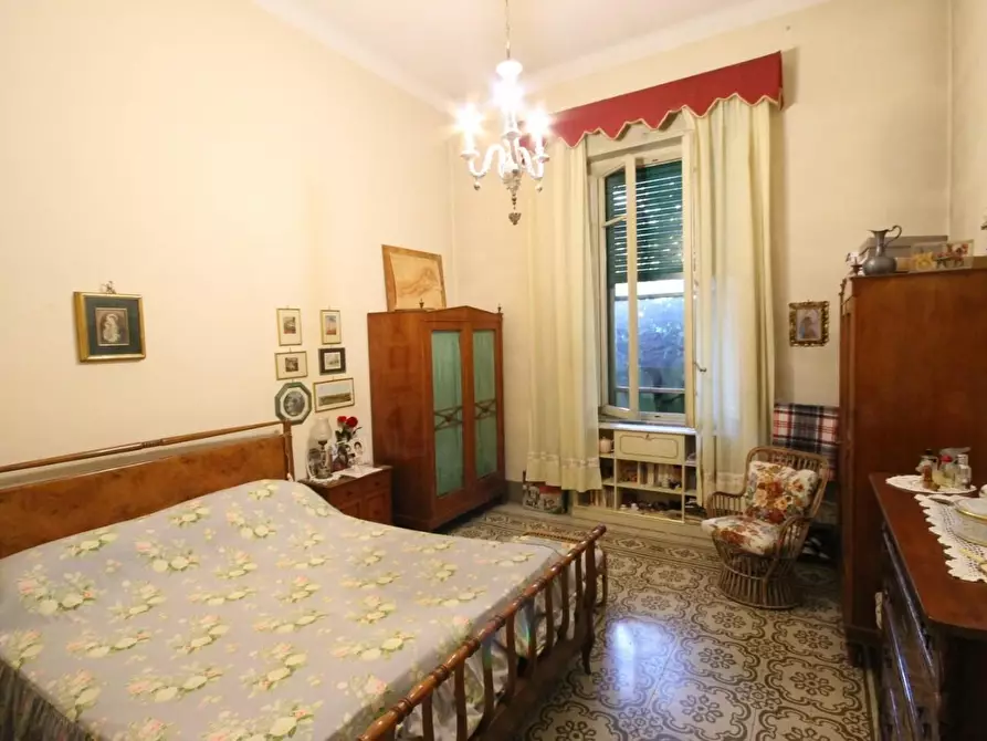 Immagine 18 di Villa in vendita  a Lucca