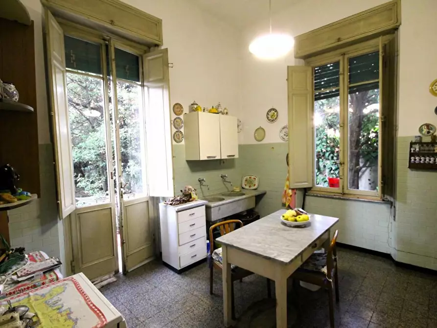 Immagine 17 di Villa in vendita  a Lucca