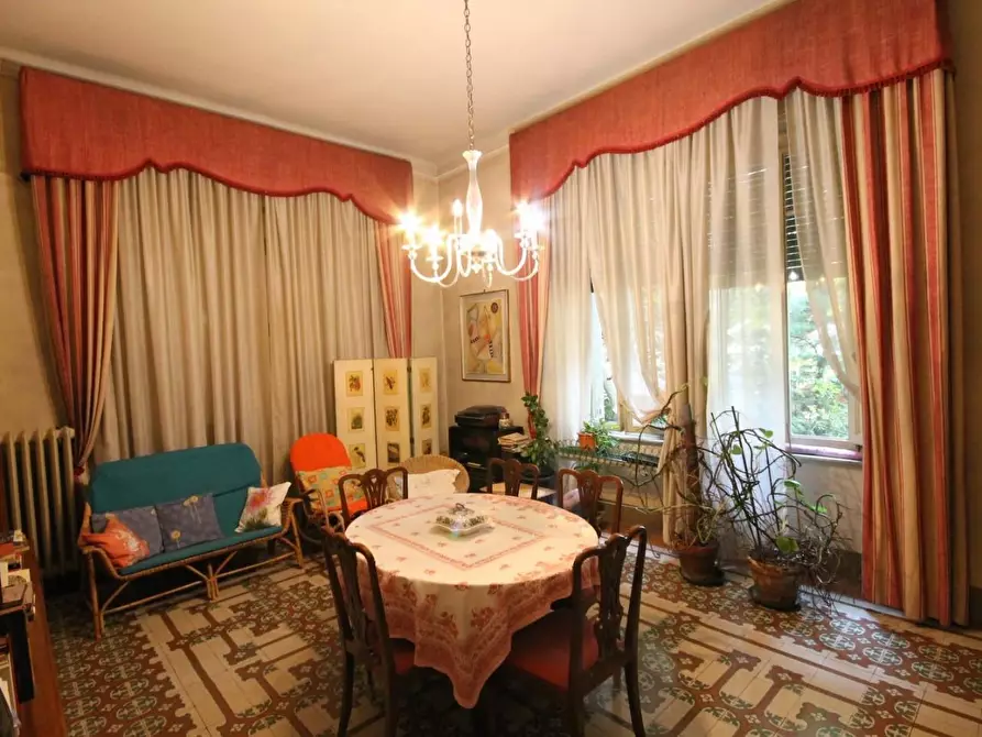 Immagine 13 di Villa in vendita  a Lucca