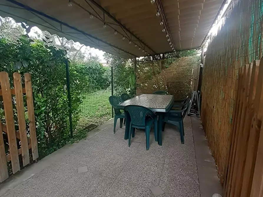 Immagine 11 di Casa semindipendente in vendita  a Massa