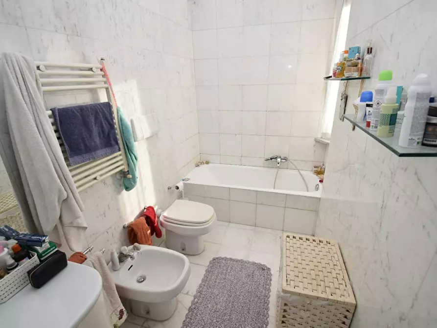 Immagine 10 di Casa semindipendente in vendita  a Massa