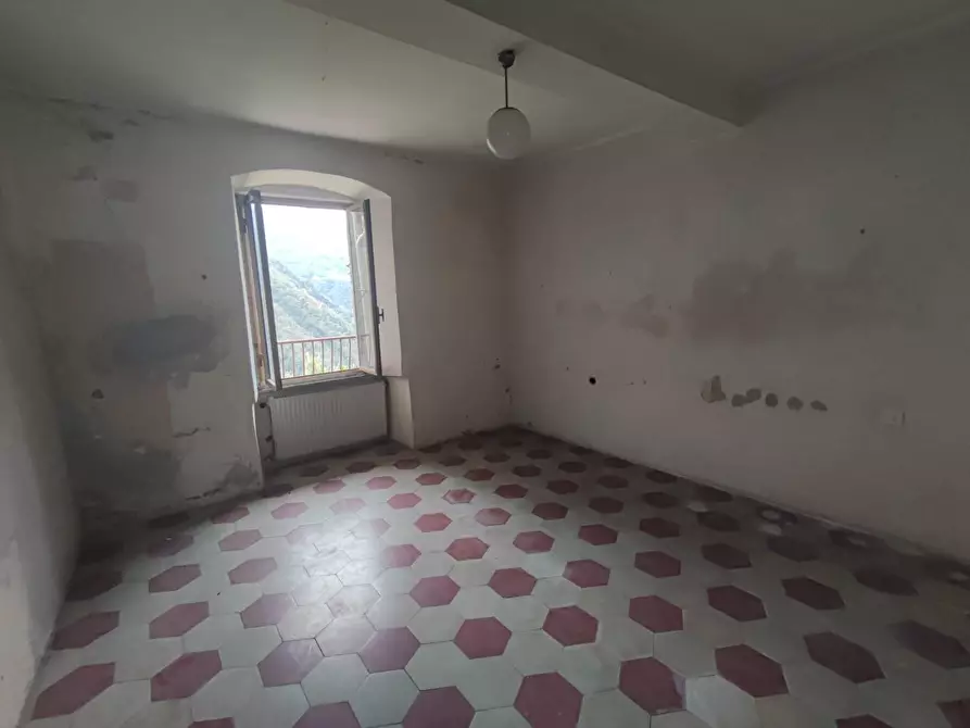 Immagine 7 di Appartamento in vendita  a Massa