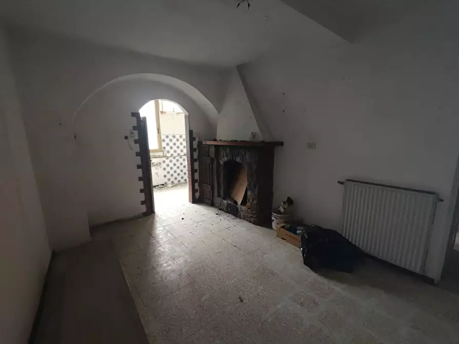 Immagine 2 di Appartamento in vendita  a Massa