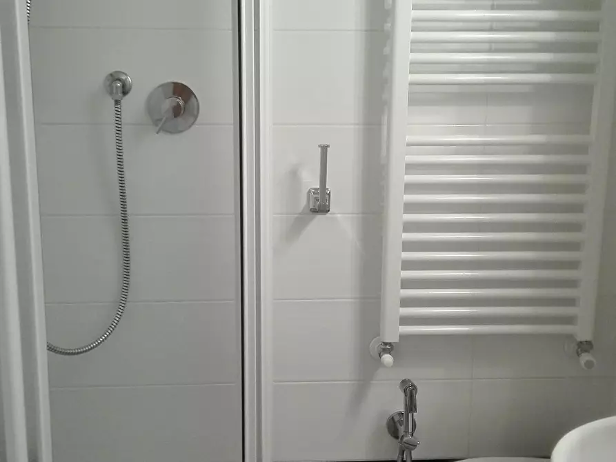 Immagine 13 di Appartamento in vendita  a Siena