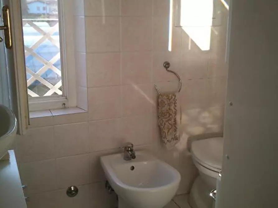 Immagine 2 di Appartamento in vendita  a Massa