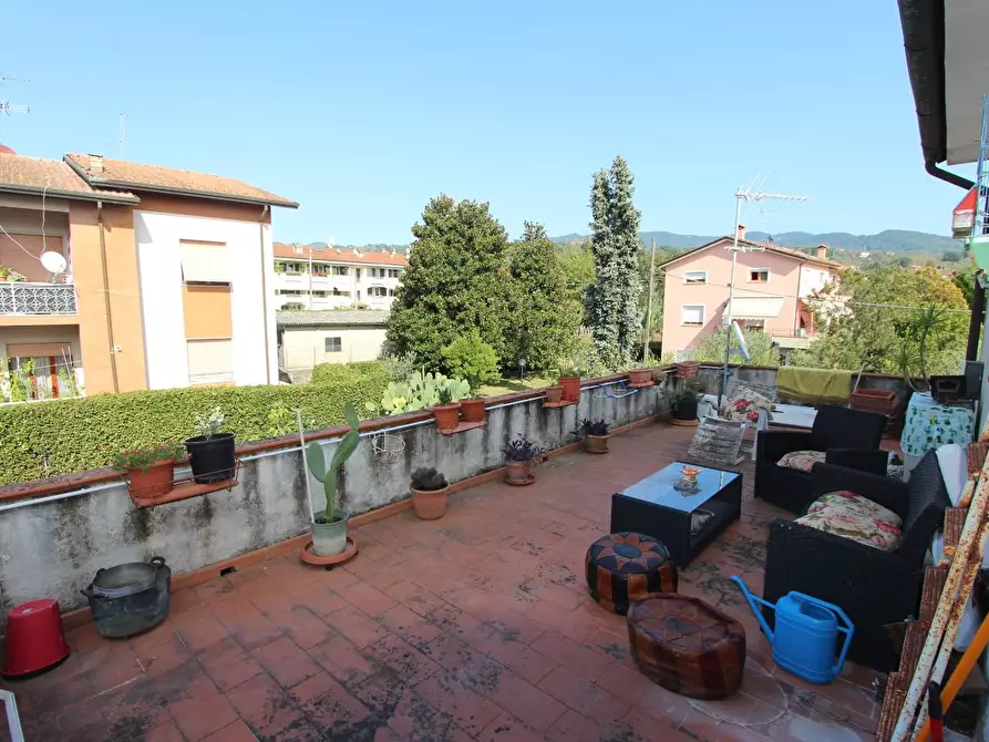 Immagine 12 di Appartamento in vendita  a Sarzana