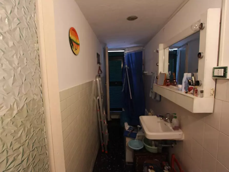 Immagine 15 di Appartamento in vendita  a Sarzana