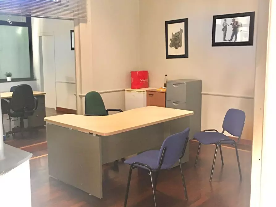 Immagine 9 di Ufficio in affitto  a Santa Maria A Monte