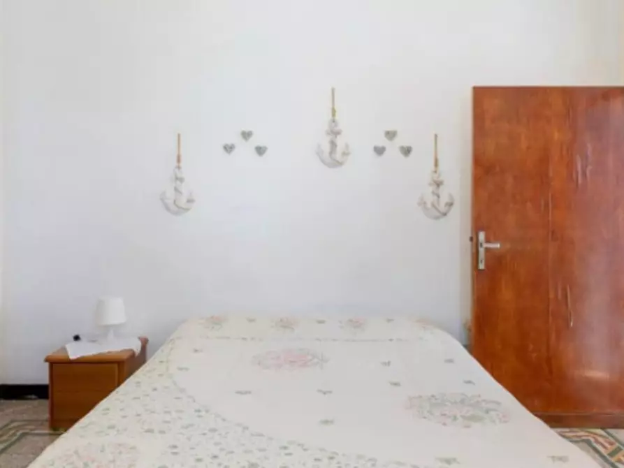 Immagine 15 di Appartamento in vendita  a Lerici