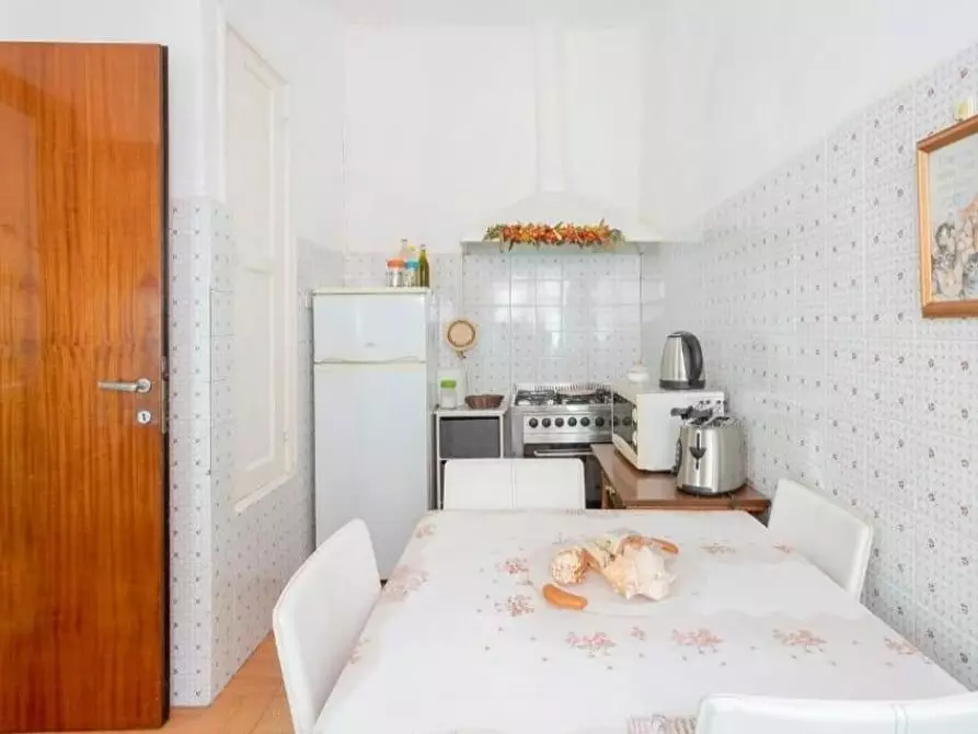 Immagine 10 di Appartamento in vendita  a Lerici