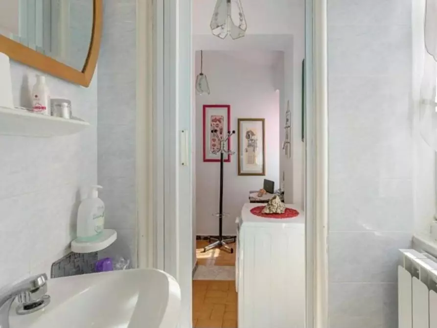 Immagine 21 di Appartamento in vendita  a Lerici