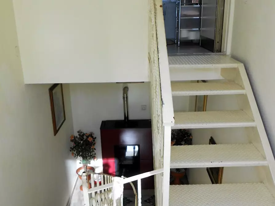 Immagine 32 di Casa indipendente in vendita  a Montignoso