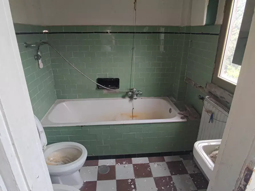 Immagine 4 di Appartamento in vendita  a Massa