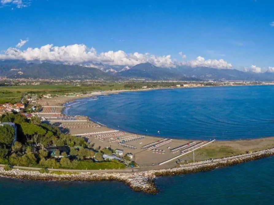 Immagine 3 di Casa semindipendente in vendita  a Ameglia