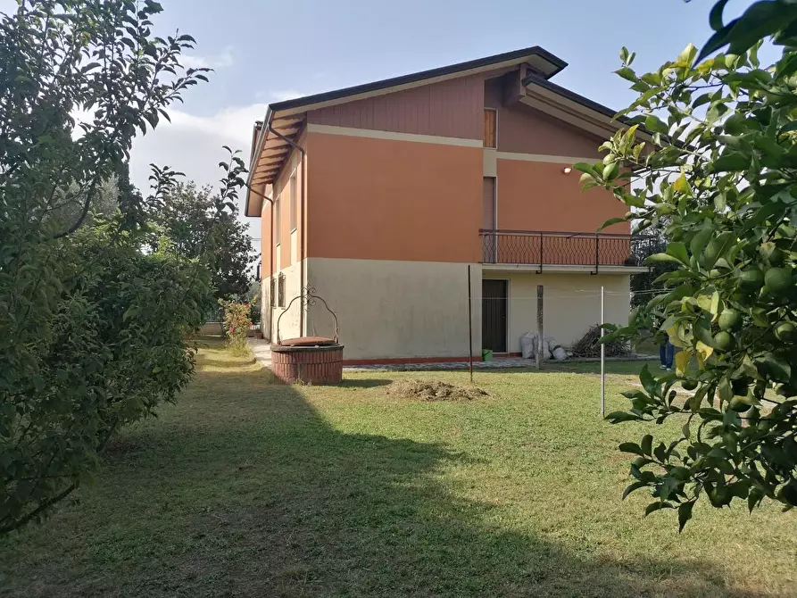 Immagine 37 di Casa indipendente in vendita  a Carrara