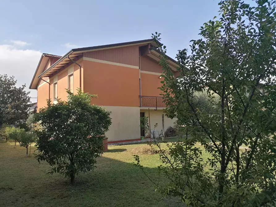 Immagine 38 di Casa indipendente in vendita  a Carrara