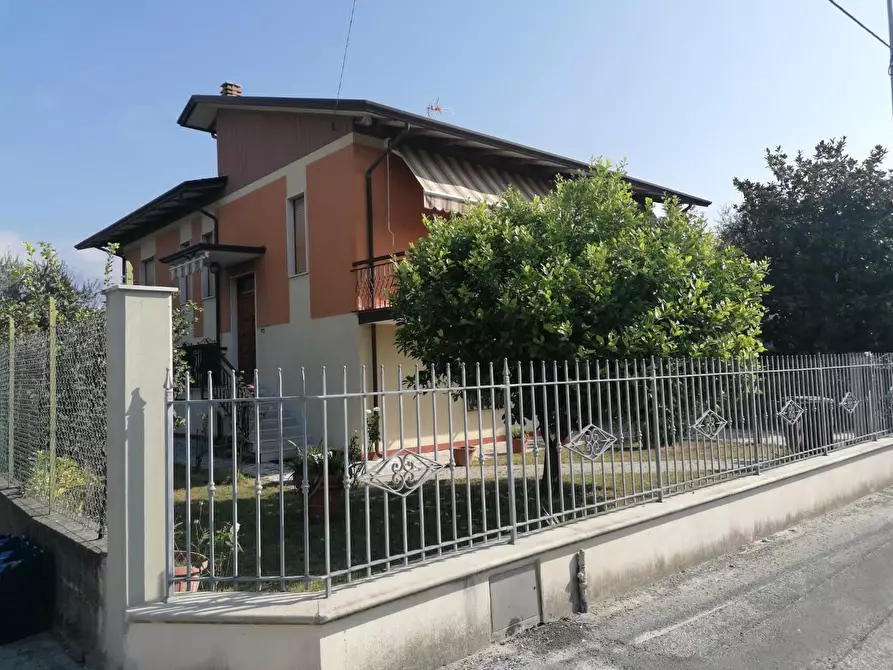 Immagine 39 di Casa indipendente in vendita  a Carrara