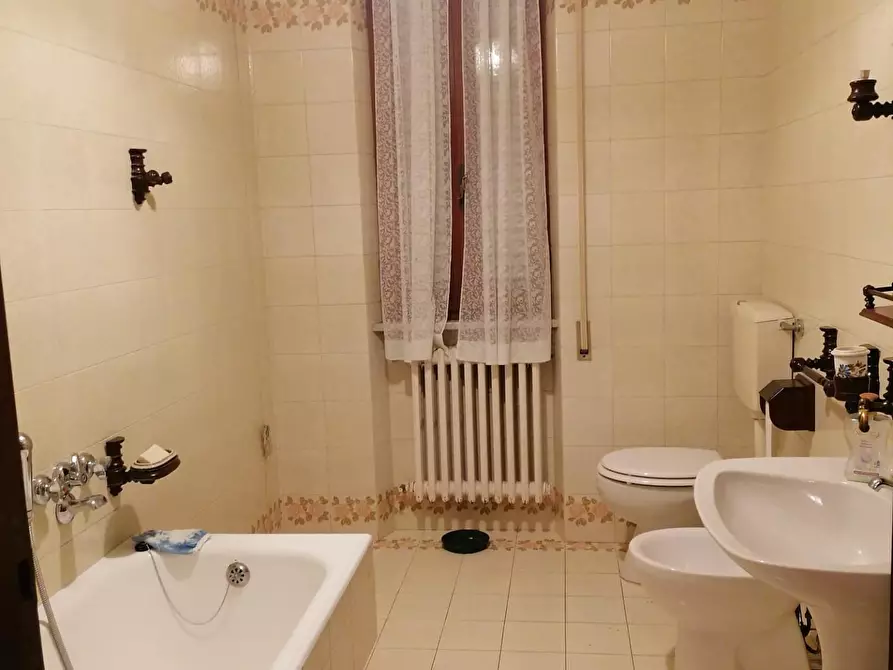 Immagine 16 di Casa indipendente in vendita  a Carrara