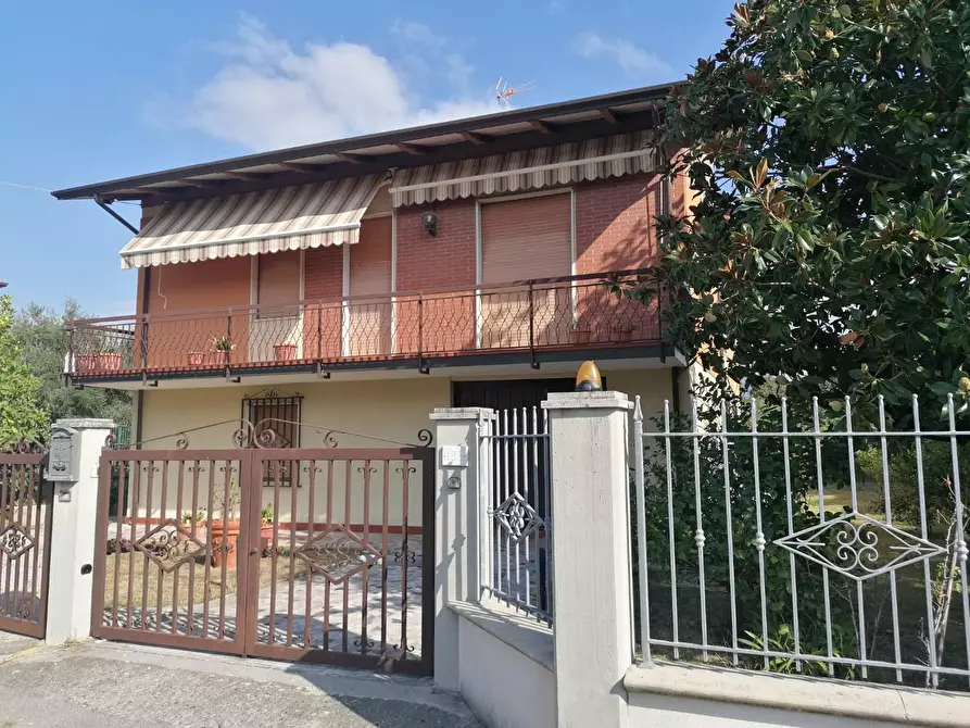 Immagine 14 di Casa indipendente in vendita  a Carrara
