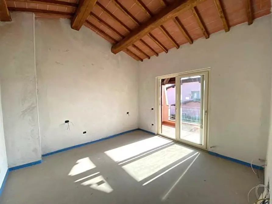 Immagine 12 di Casa bifamiliare in vendita  a Capannori