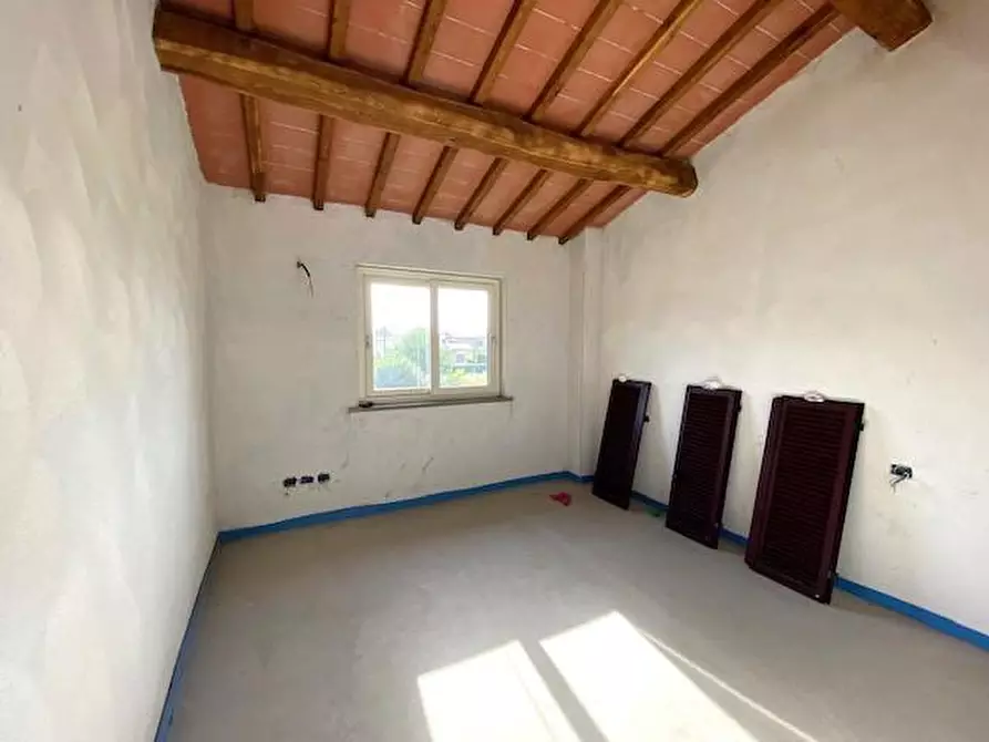Immagine 13 di Casa bifamiliare in vendita  a Capannori