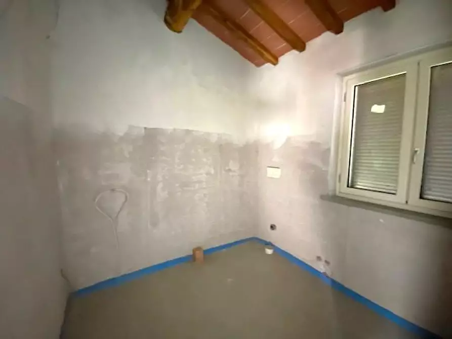 Immagine 15 di Casa bifamiliare in vendita  a Capannori