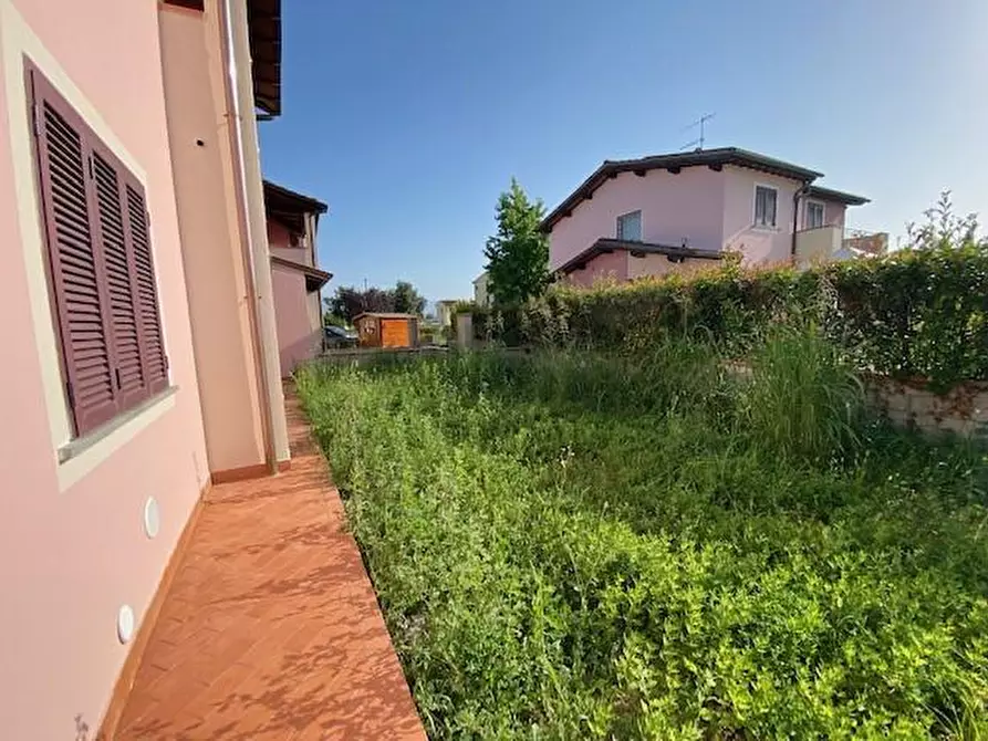 Immagine 5 di Casa bifamiliare in vendita  a Capannori