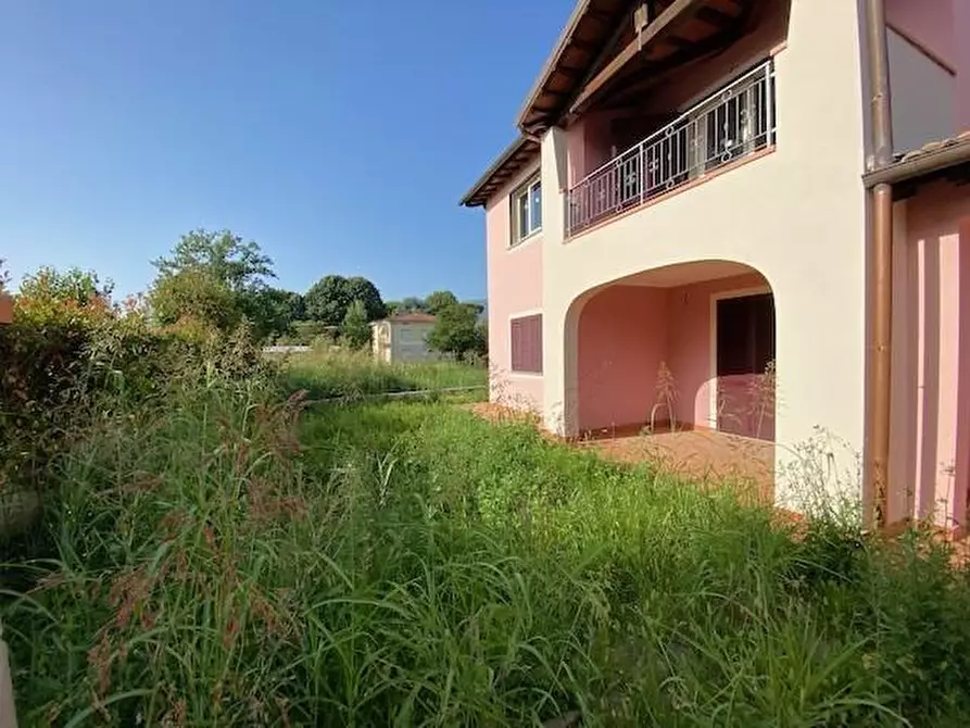 Immagine 3 di Casa bifamiliare in vendita  a Capannori