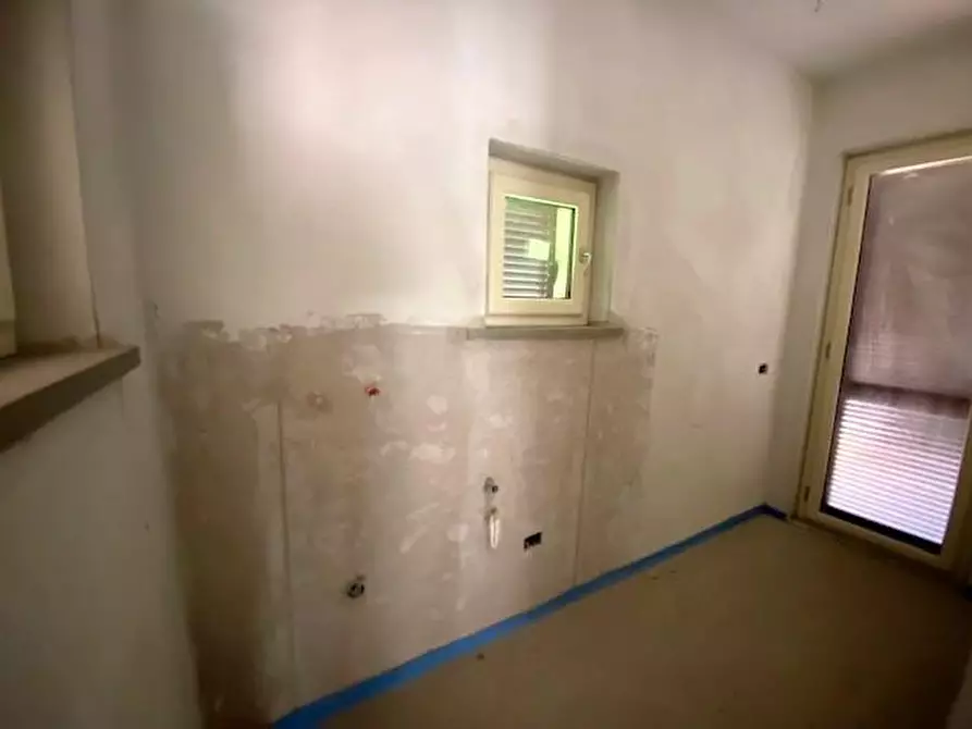 Immagine 10 di Casa bifamiliare in vendita  a Capannori