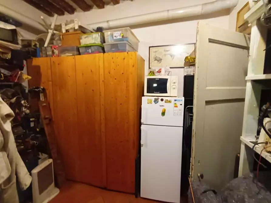 Immagine 19 di Appartamento in vendita  a Lucca