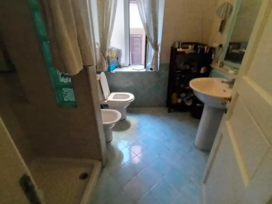 Immagine 14 di Appartamento in vendita  a Lucca