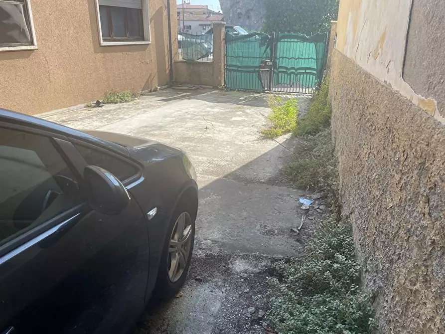 Immagine 21 di Magazzino in vendita  a Carrara