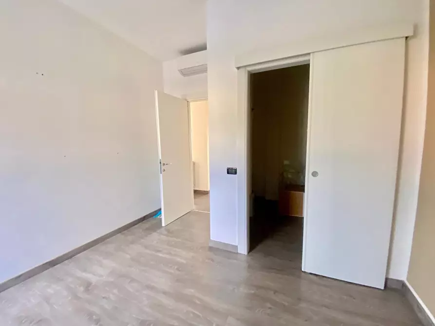 Immagine 16 di Appartamento in vendita  a Massa