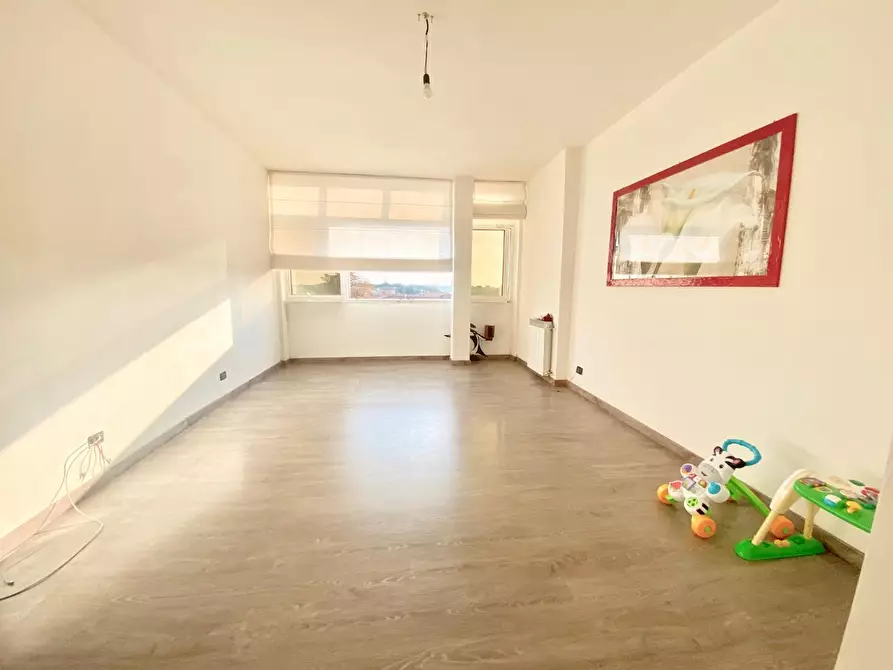 Immagine 5 di Appartamento in vendita  a Massa