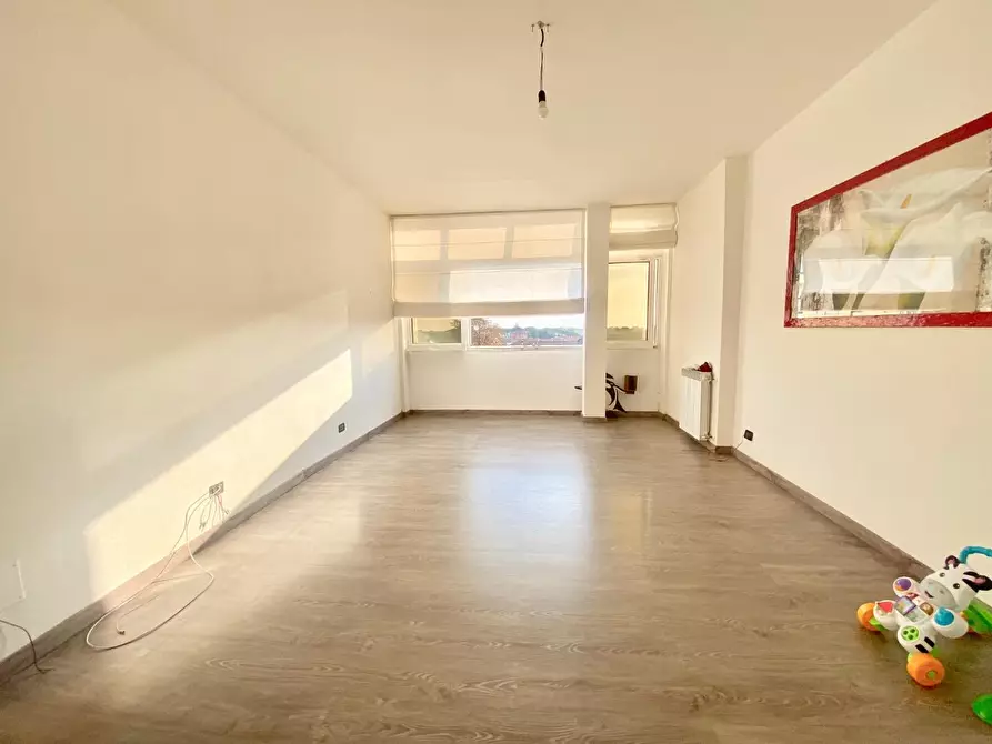 Immagine 2 di Appartamento in vendita  a Massa