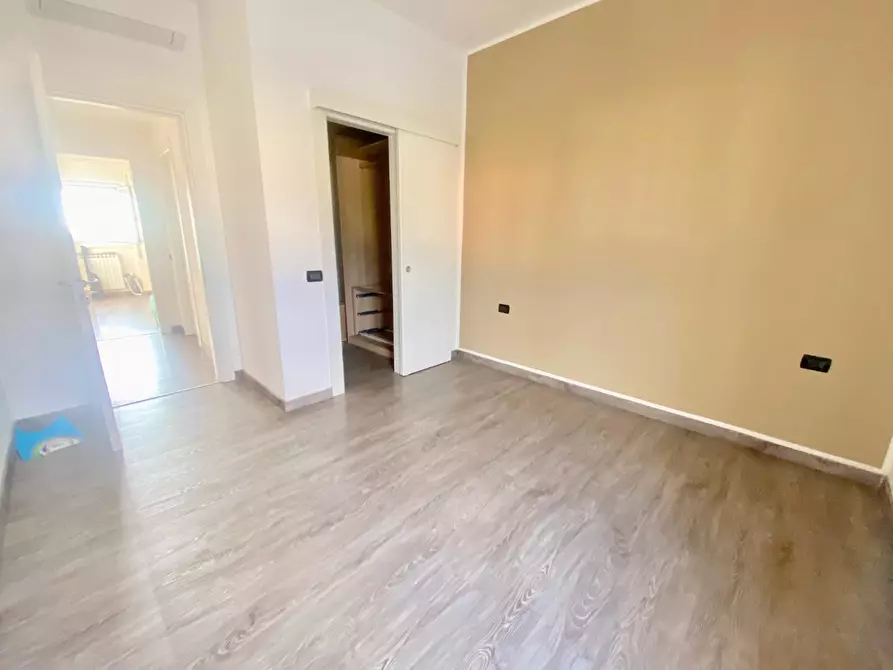 Immagine 17 di Appartamento in vendita  a Massa