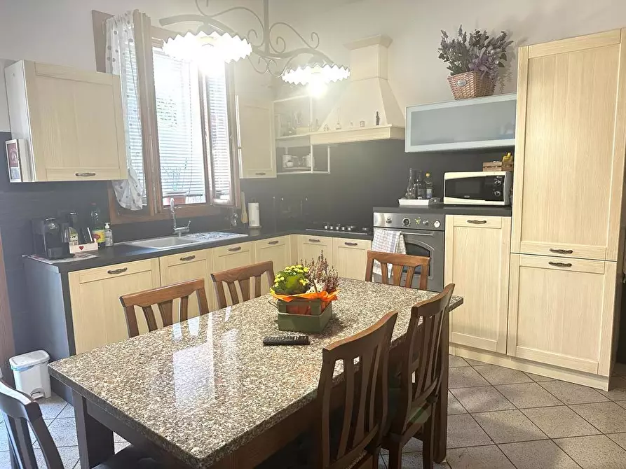 Immagine 10 di Casa indipendente in vendita  a Empoli