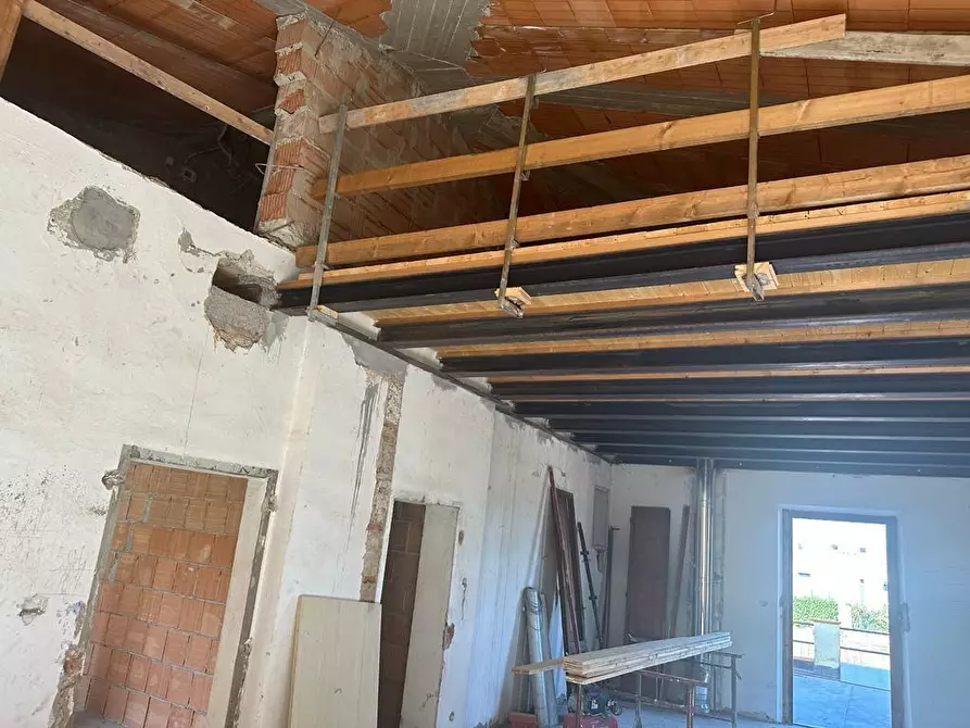 Immagine 27 di Casa indipendente in vendita  a Empoli