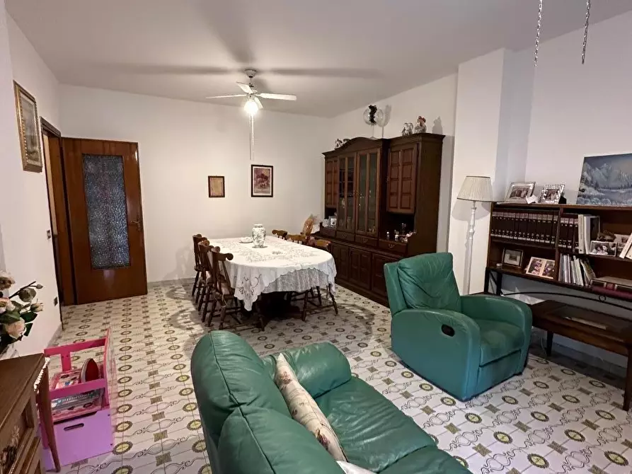 Immagine 5 di Appartamento in vendita  a Massa