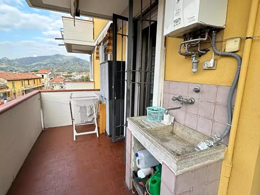 Immagine 10 di Appartamento in vendita  a Massa