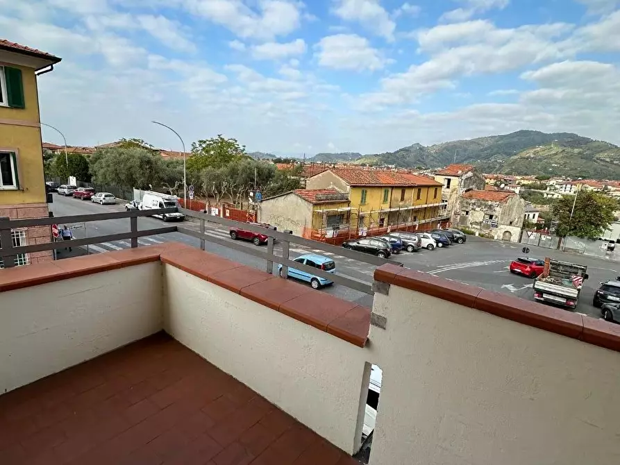 Immagine 32 di Appartamento in vendita  a Massa