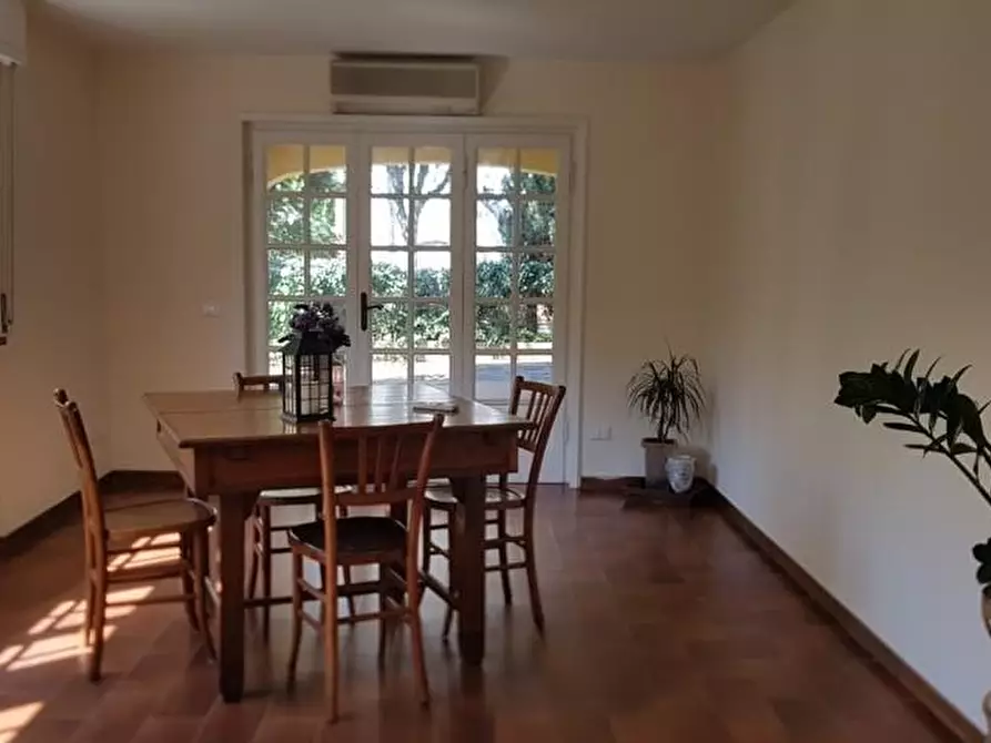 Immagine 11 di Casa bifamiliare in affitto  a Lucca