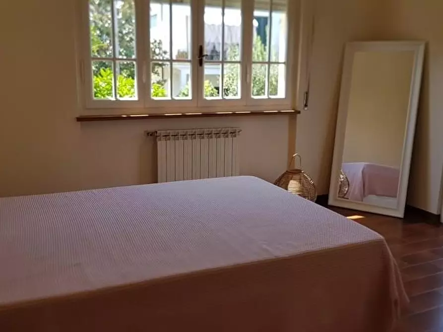 Immagine 16 di Casa bifamiliare in affitto  a Lucca