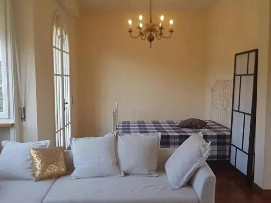 Immagine 8 di Casa bifamiliare in affitto  a Lucca