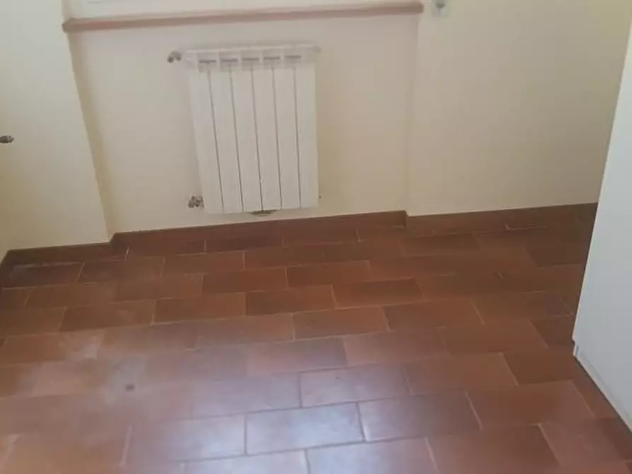 Immagine 38 di Casa bifamiliare in affitto  a Lucca