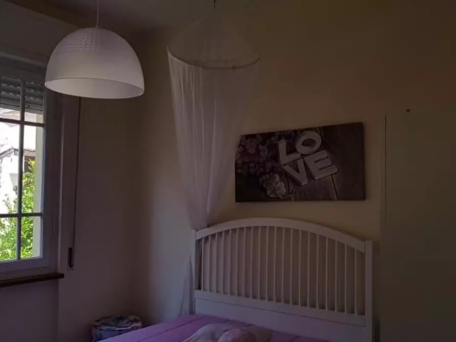 Immagine 19 di Casa bifamiliare in affitto  a Lucca